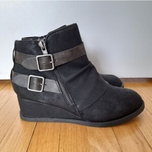 Jellypop Black and Gray Wedge Ankle Boots